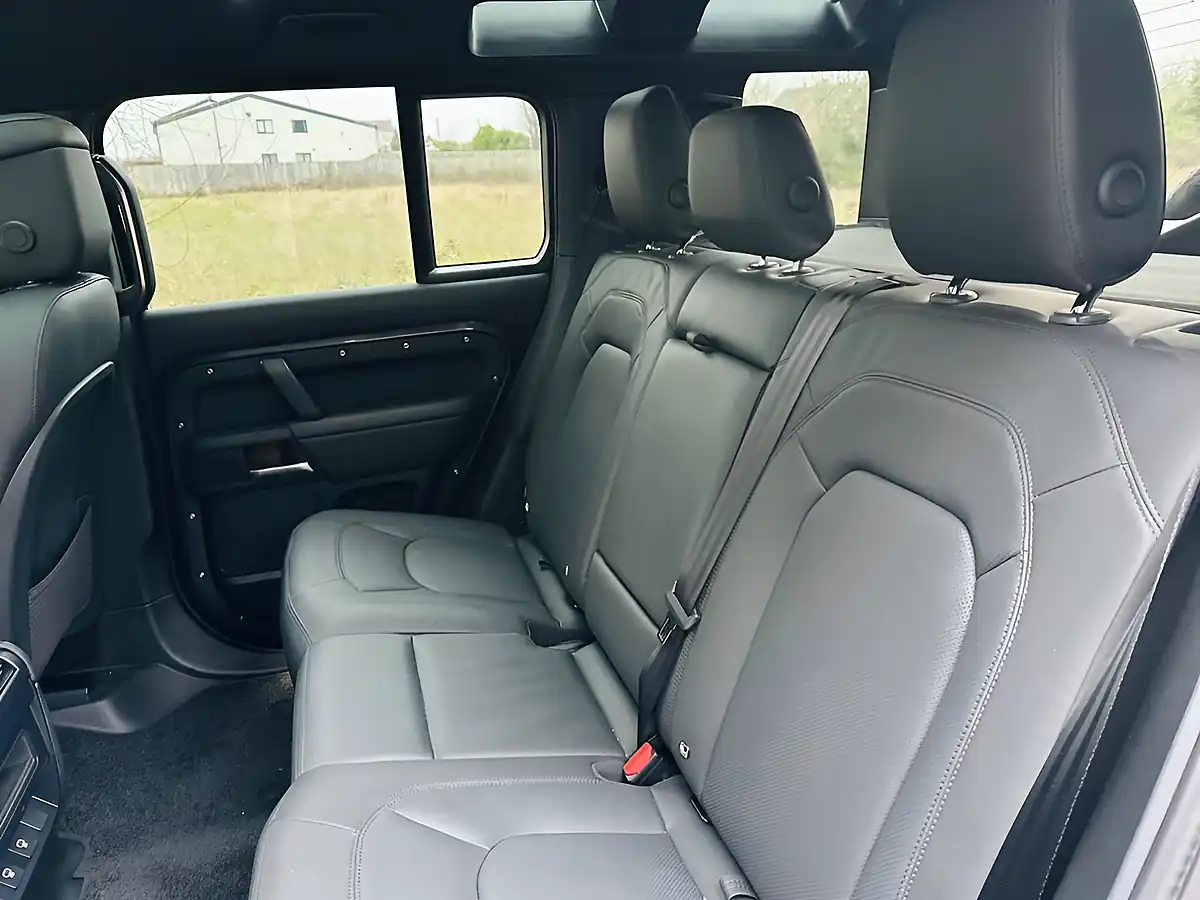 Used 2024 Land Rover Defender 110 X-Dynamic Hse Grey - Interior and Exterior details 12