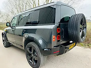 Used 2024 Land Rover Defender 110 X-Dynamic Hse Grey - Interior and Exterior details 4