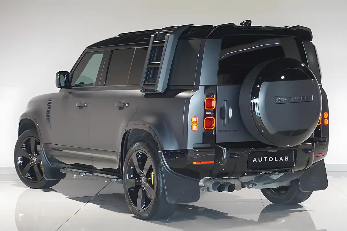 Used 2024 Land Rover Defender 110 X-Dynamic Hse Hard Top Carpathian Grey - Interior and Exterior details 4