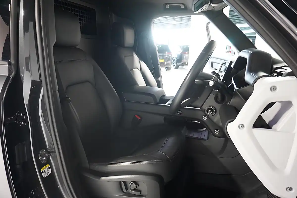 Used 2024 Land Rover Defender 110 X-Dynamic Hse Hard Top Carpathian Grey - Interior and Exterior details 8