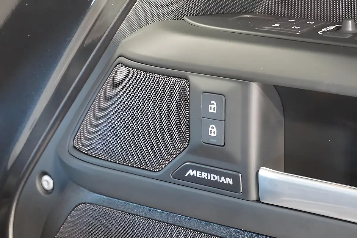 Used 2024 Land Rover Defender 110 X-Dynamic Hse Hard Top Carpathian Grey - Interior and Exterior details 14