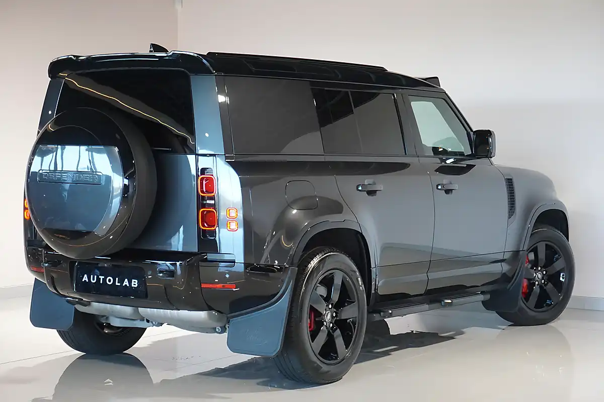 Used 2024 Land Rover Defender 110 X-Dynamic Hse Hard Top Carpathian Grey - Interior and Exterior details 16