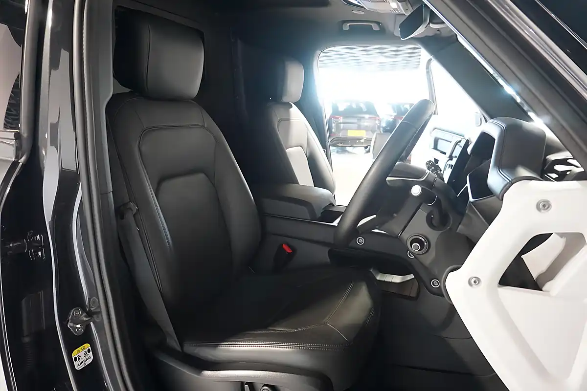 Used 2024 Land Rover Defender 110 X-Dynamic Hse Hard Top Carpathian Grey - Interior and Exterior details 8