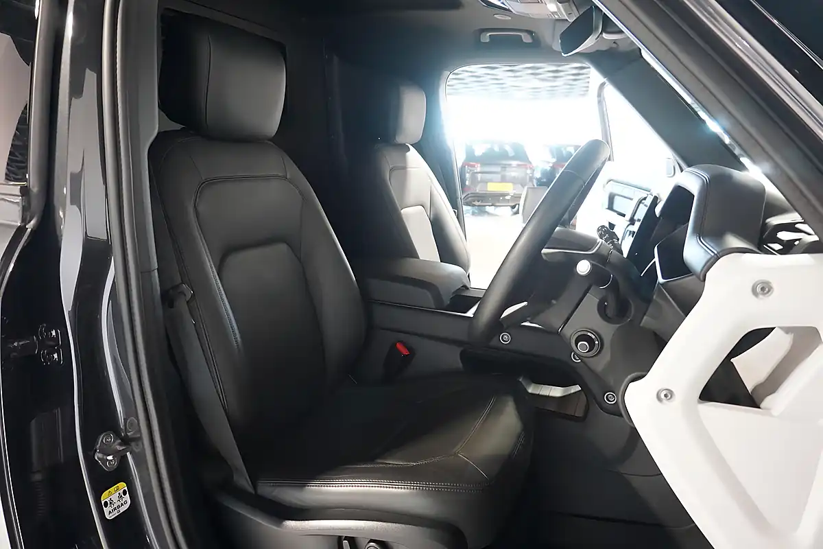 Used 2024 Land Rover Defender 110 X-Dynamic Hse Hard Top Carpathian Grey - Interior and Exterior details 8