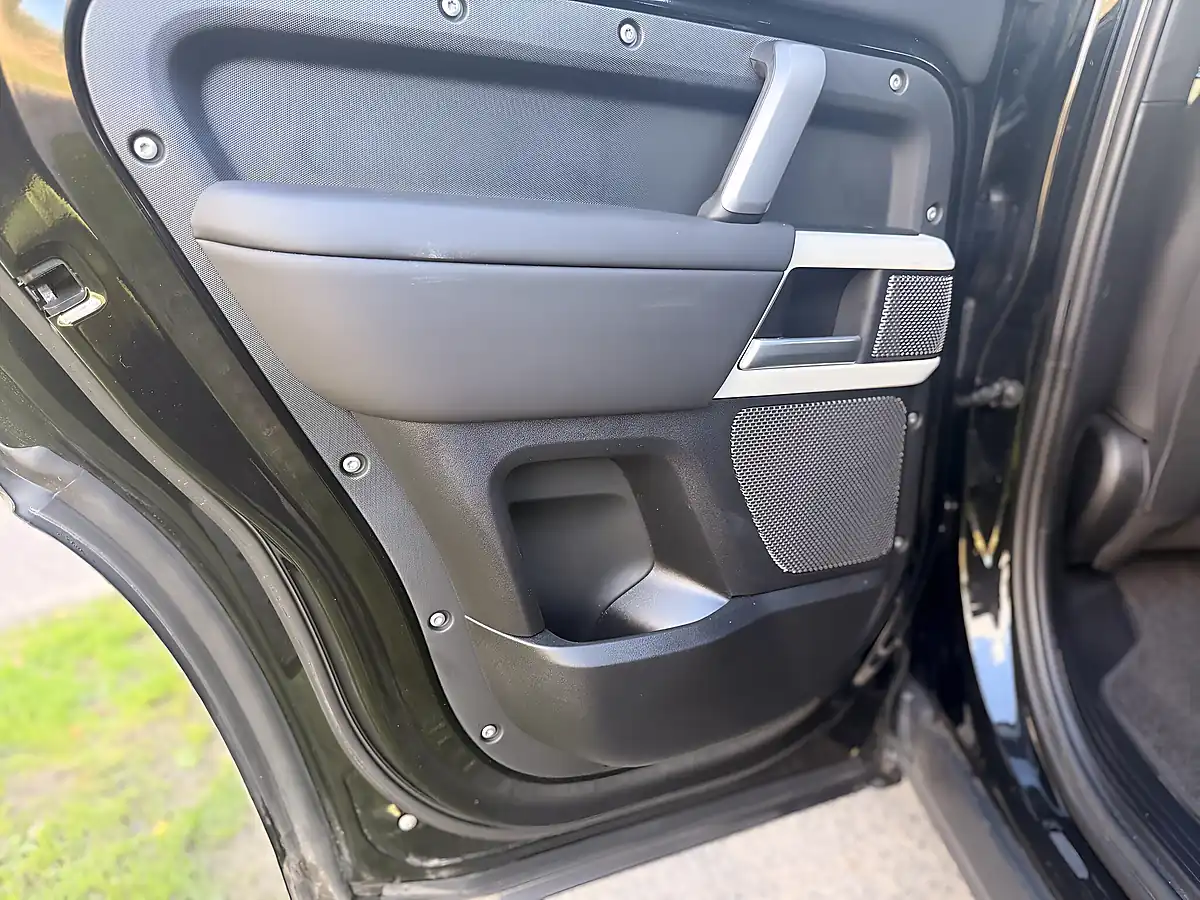 Used 2024 Land Rover Defender 110 X-Dynamic Hse Santorini Black - Interior and Exterior details 15