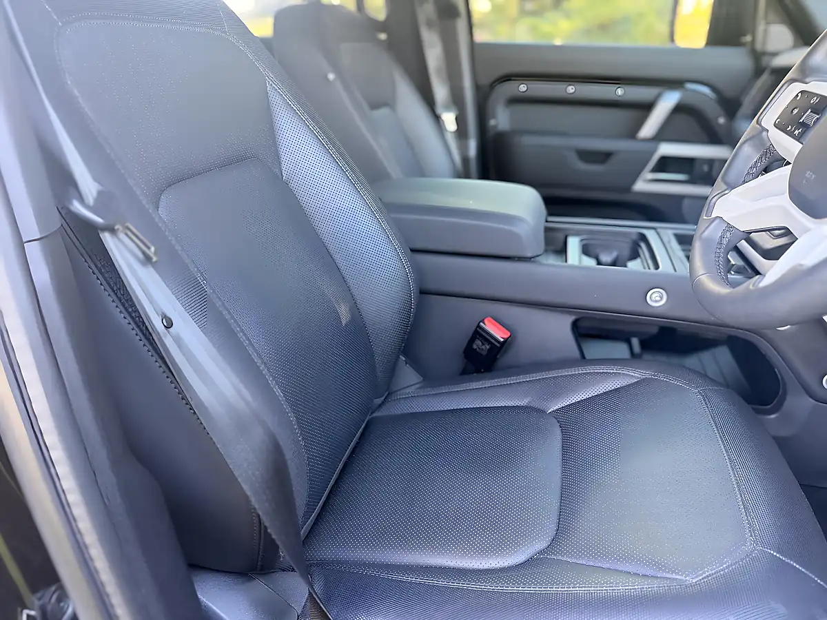 Used 2024 Land Rover Defender 110 X-Dynamic Hse Santorini Black - Interior and Exterior details 2