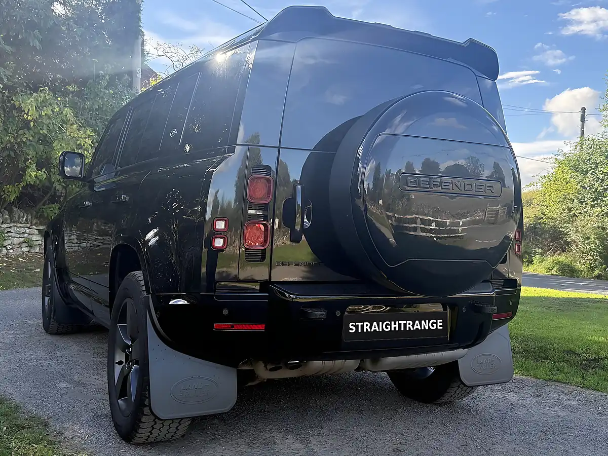 Used 2024 Land Rover Defender 110 X-Dynamic Hse Santorini Black - Interior and Exterior details 6