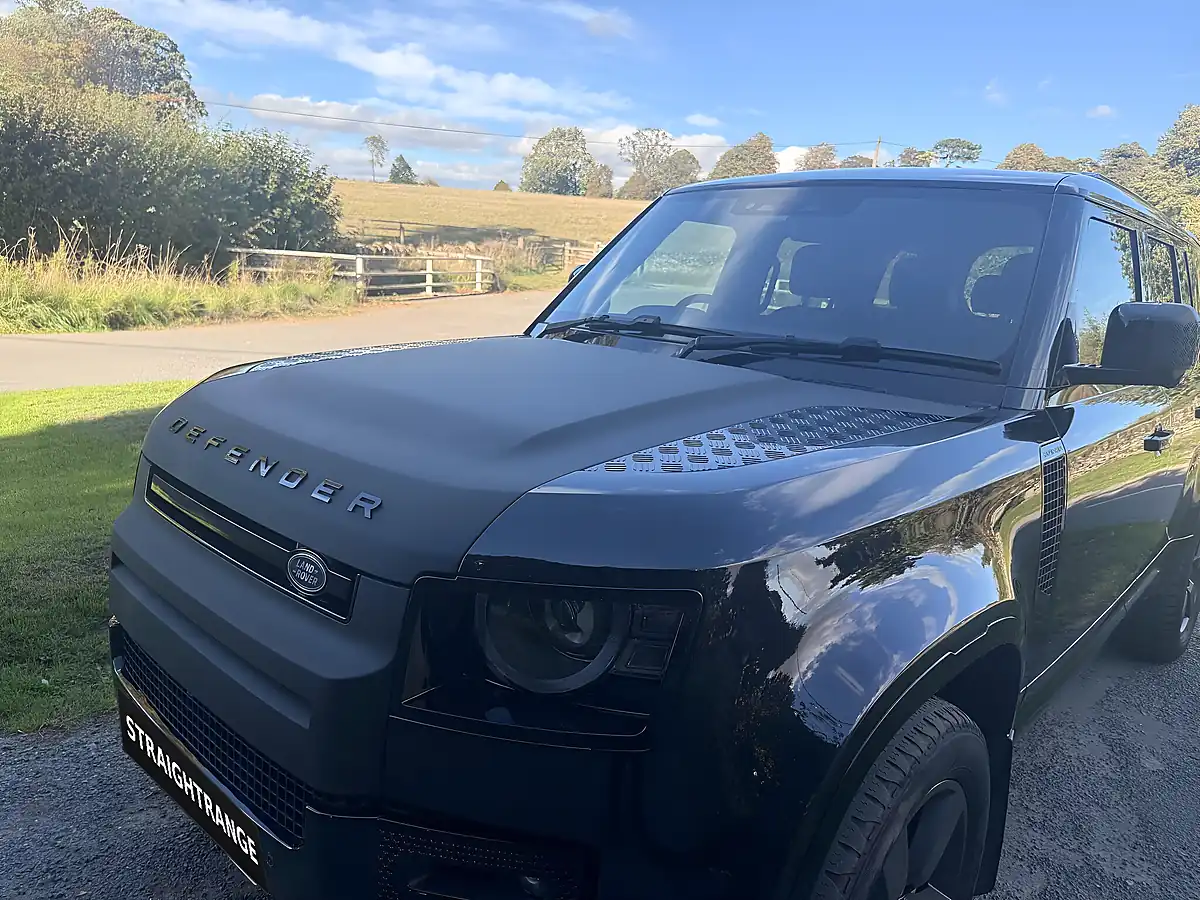 Used 2024 Land Rover Defender 110 X-Dynamic Hse Santorini Black - Interior and Exterior details 8