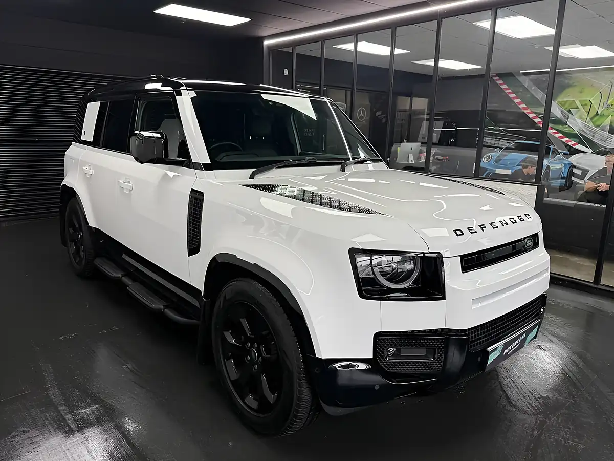 Used 2024 Land Rover Defender 110 X-Dynamic Hse White - Interior and Exterior details 11