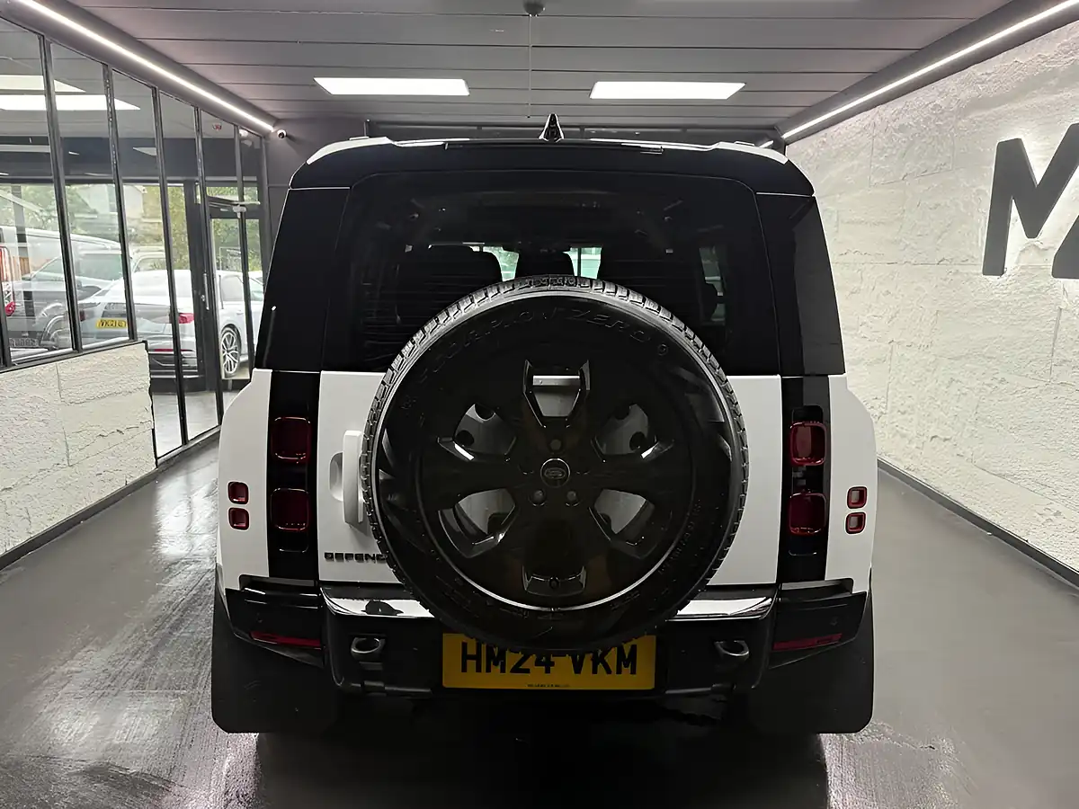 Used 2024 Land Rover Defender 110 X-Dynamic Hse White - Interior and Exterior details 12