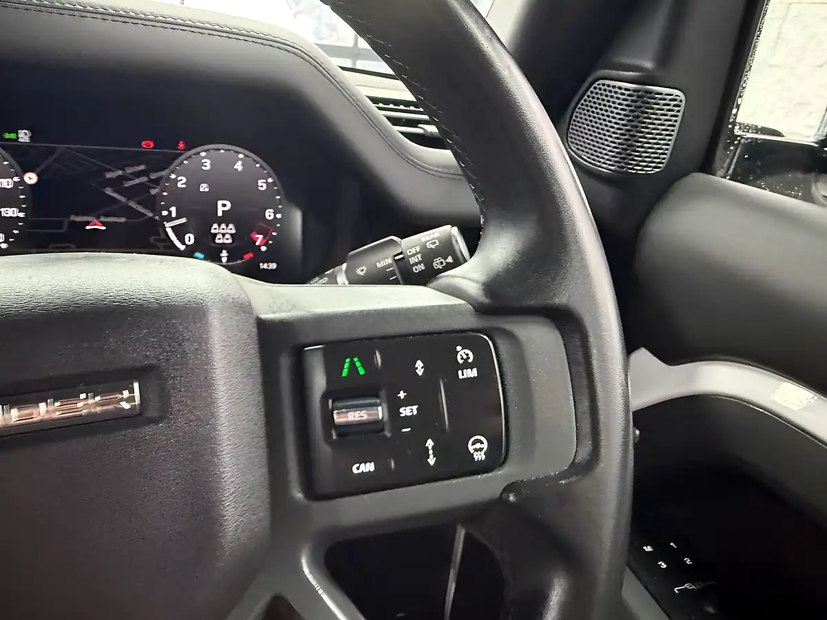 Used 2024 Land Rover Defender 110 X-Dynamic Hse White - Interior and Exterior details 14