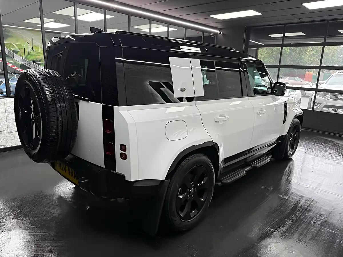 Used 2024 Land Rover Defender 110 X-Dynamic Hse White - Interior and Exterior details 9