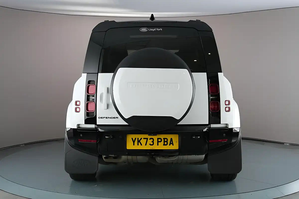 Used 2024 Land Rover Defender 110 X-Dynamic Hse White - Interior and Exterior details 6