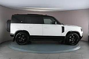 Used 2024 Land Rover Defender 110 X-Dynamic Hse White - Interior and Exterior details 7