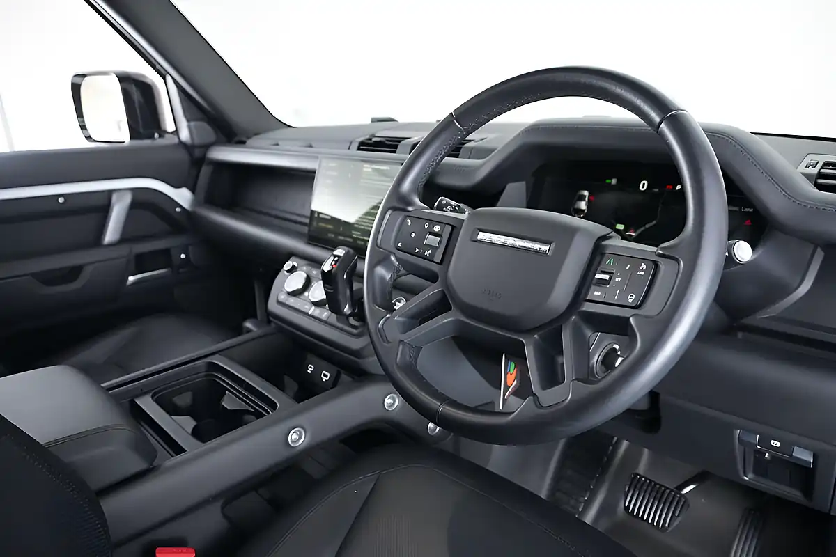Used 2024 Land Rover Defender 110 X-Dynamic Hse White - Interior and Exterior details 9