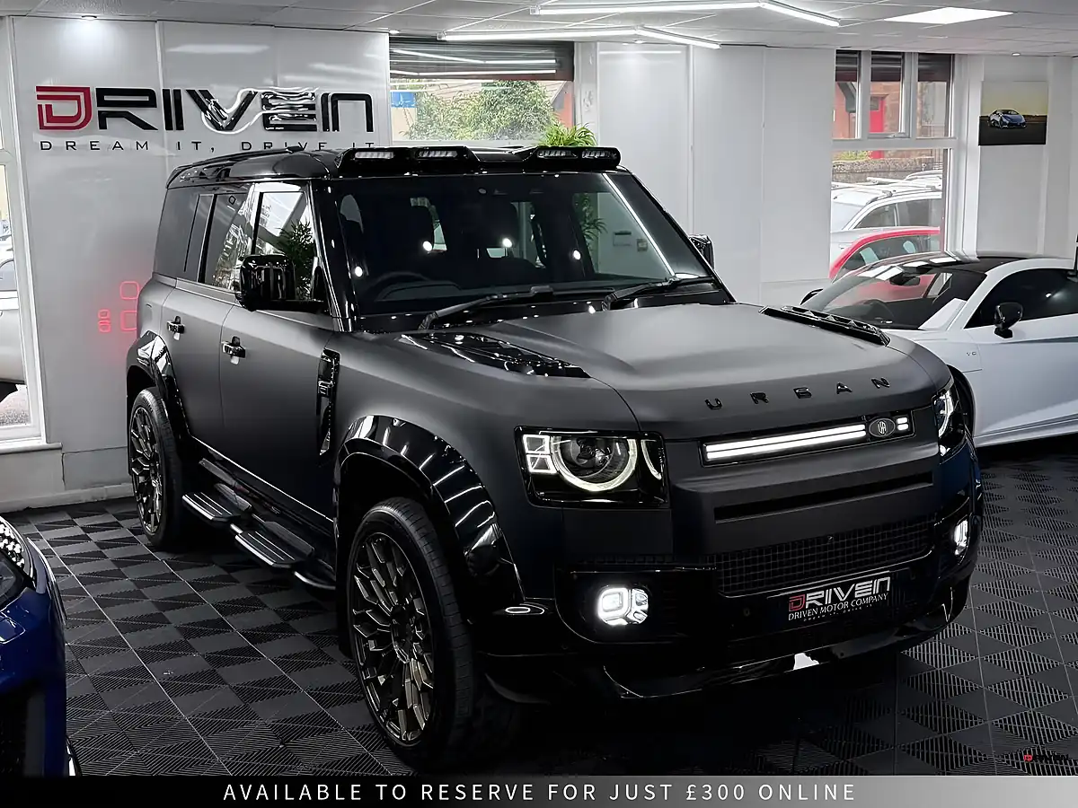 Used 2024 Land Rover Defender 110 X-Dynamic Se Black - Front View