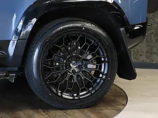Used 2024 Land Rover Defender 110 X-Dynamic Se Blue - Interior and Exterior details 11
