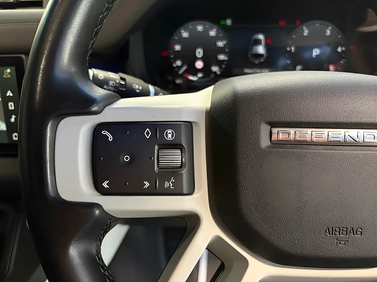 Used 2024 Land Rover Defender 110 X-Dynamic Se Blue - Interior and Exterior details 14