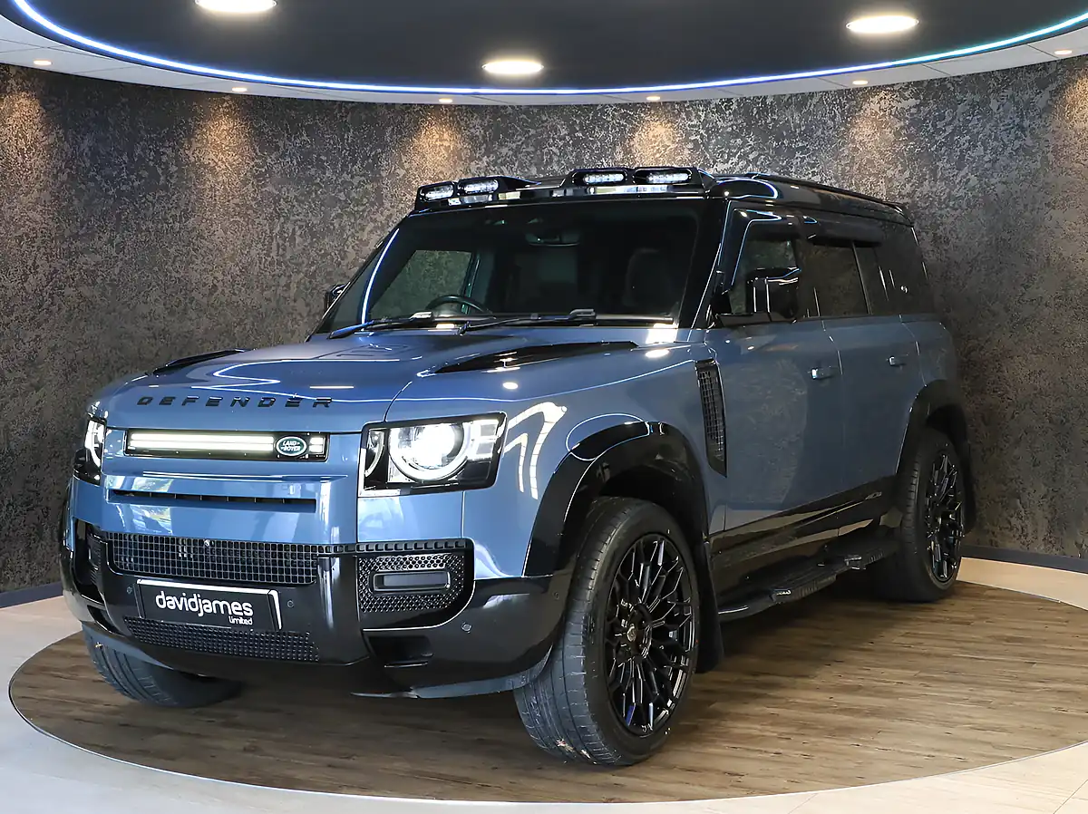 Used 2024 Land Rover Defender 110 X-Dynamic Se Blue - Interior and Exterior details 6