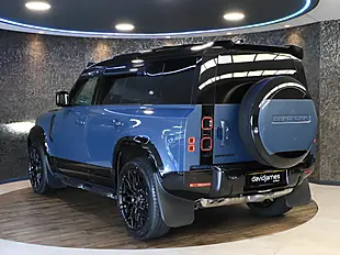 Used 2024 Land Rover Defender 110 X-Dynamic Se Blue - Interior and Exterior details 8