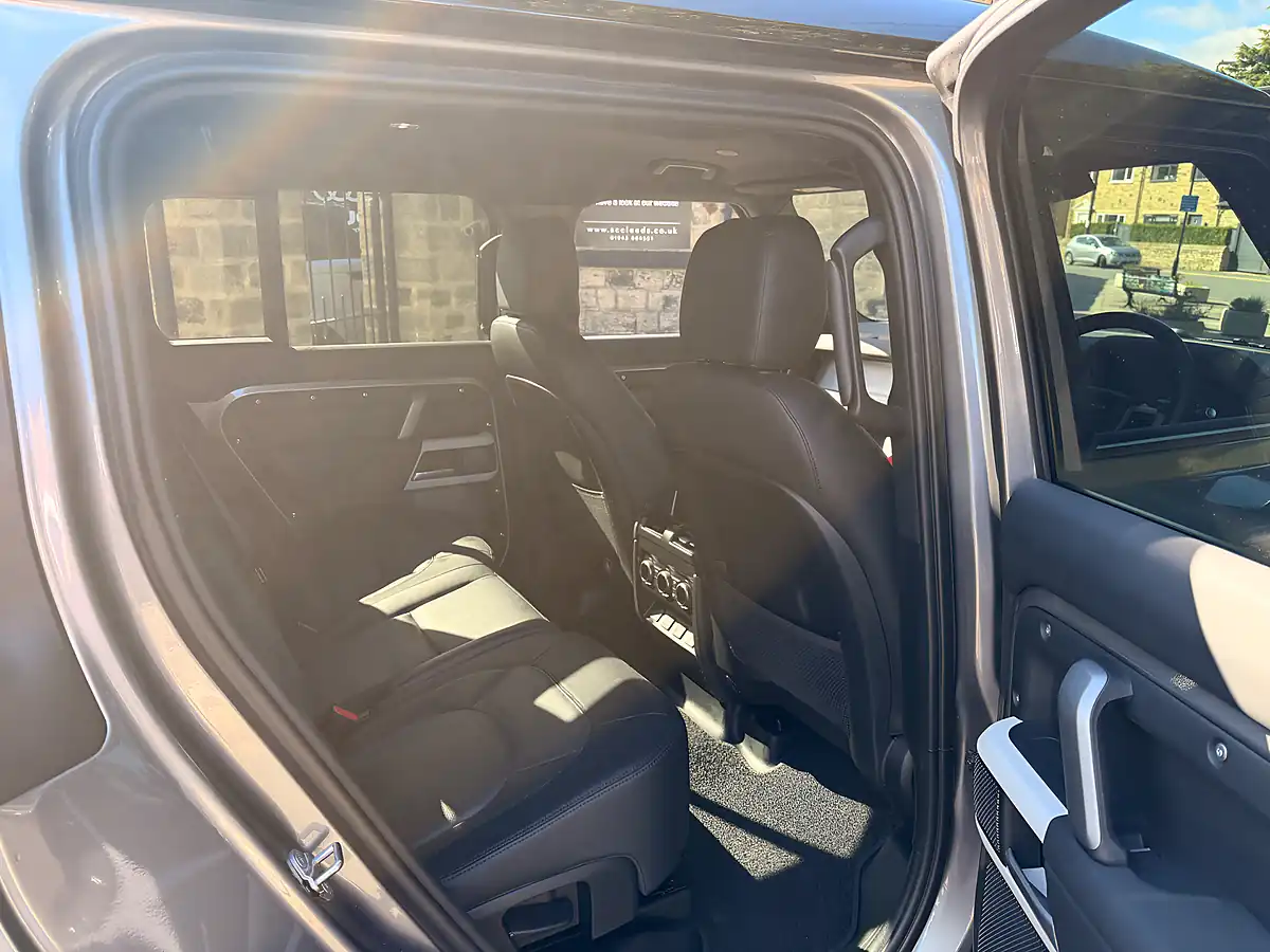 Used 2024 Land Rover Defender 110 X-Dynamic Se Eiger Grey - Interior and Exterior details 18