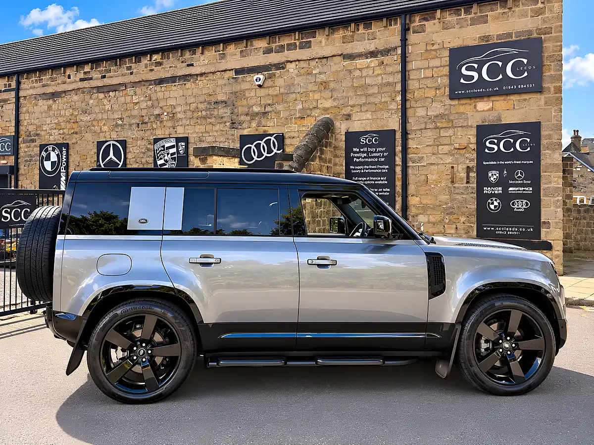 Used 2024 Land Rover Defender 110 X-Dynamic Se Eiger Grey - Interior and Exterior details 6