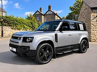 Used 2024 Land Rover Defender 110 X-Dynamic Se Eiger Grey - Interior and Exterior details 7