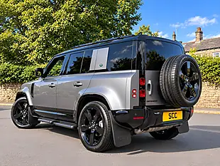 Used 2024 Land Rover Defender 110 X-Dynamic Se Eiger Grey - Interior and Exterior details 9