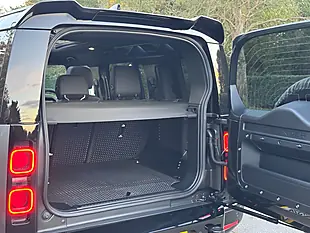 Used 2024 Land Rover Defender 110 X-Dynamic Se Grey - Interior and Exterior details 14