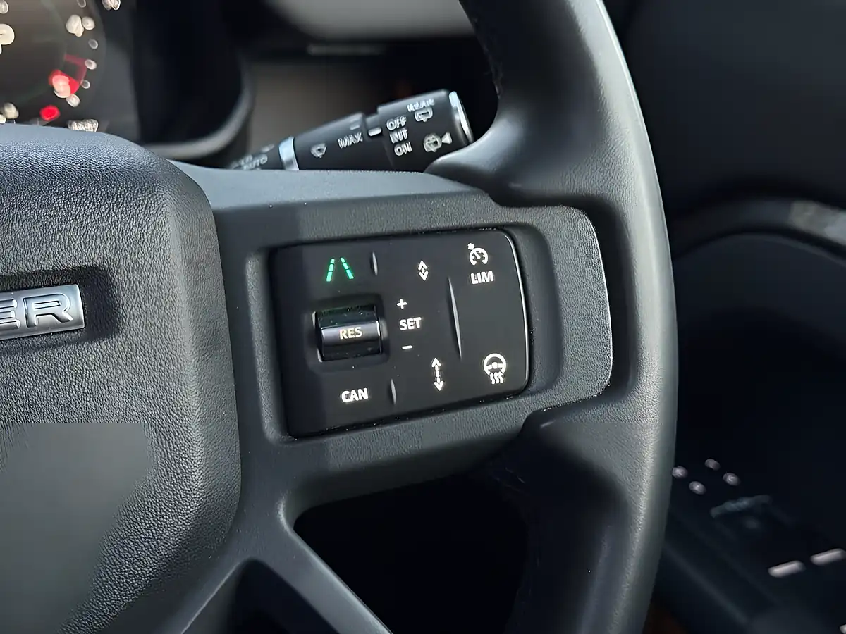 Used 2024 Land Rover Defender 110 X-Dynamic Se Grey - Interior and Exterior details 16