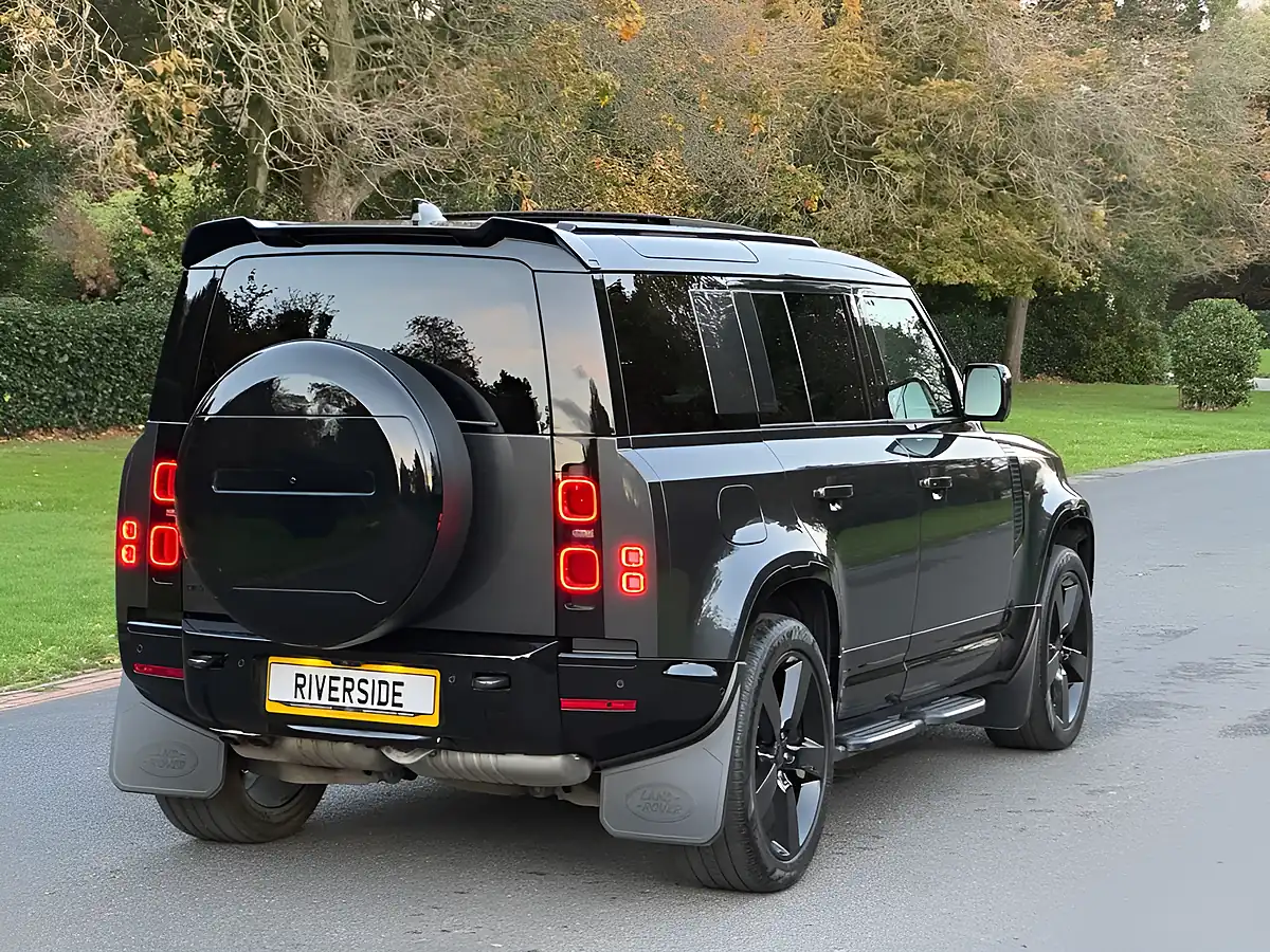 Used 2024 Land Rover Defender 110 X-Dynamic Se Grey - Interior and Exterior details 2