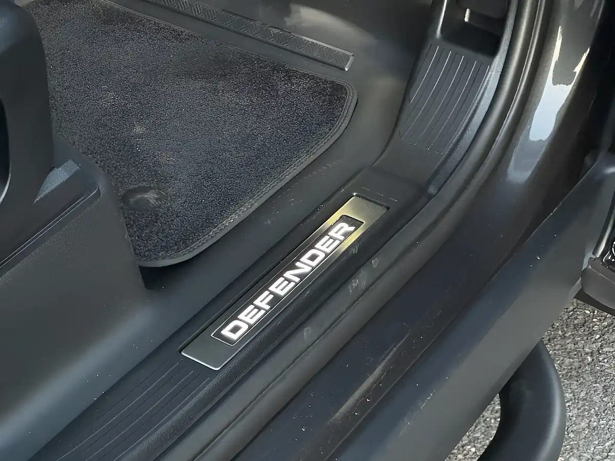 Used 2024 Land Rover Defender 110 X-Dynamic Se Grey - Interior and Exterior details 20