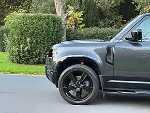 Used 2024 Land Rover Defender 110 X-Dynamic Se Grey - Interior and Exterior details 9