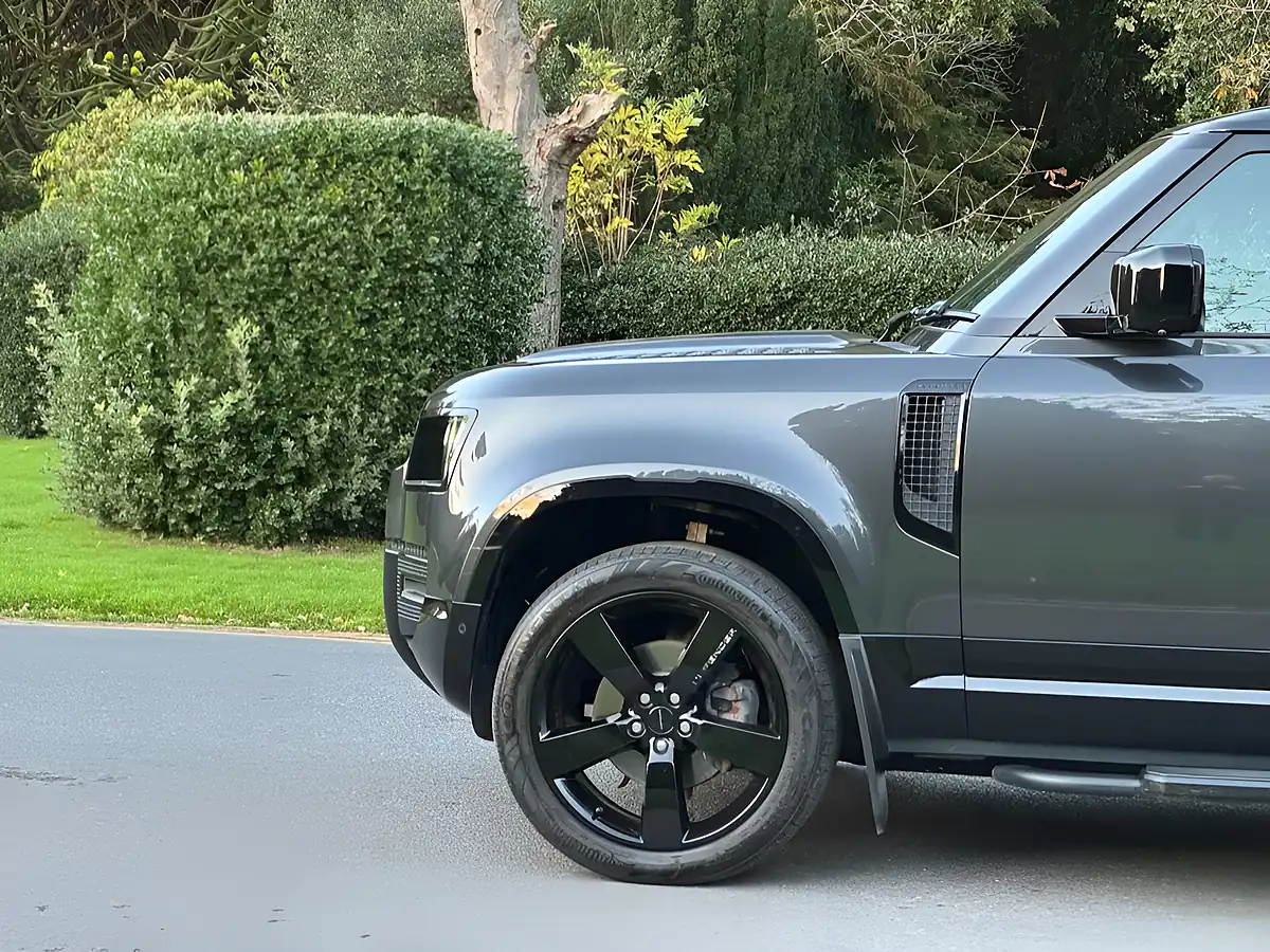 Used 2024 Land Rover Defender 110 X-Dynamic Se Grey - Interior and Exterior details 9
