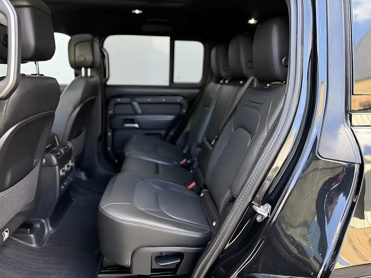 Used 2024 Land Rover Defender 130 X-Dynamic Hse Black - Interior and Exterior details 12