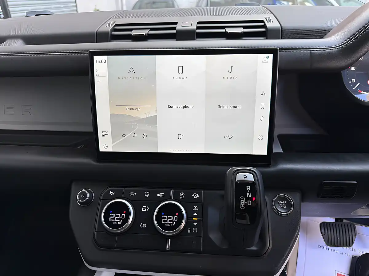 Used 2024 Land Rover Defender 130 X-Dynamic Hse Black - Interior and Exterior details 16