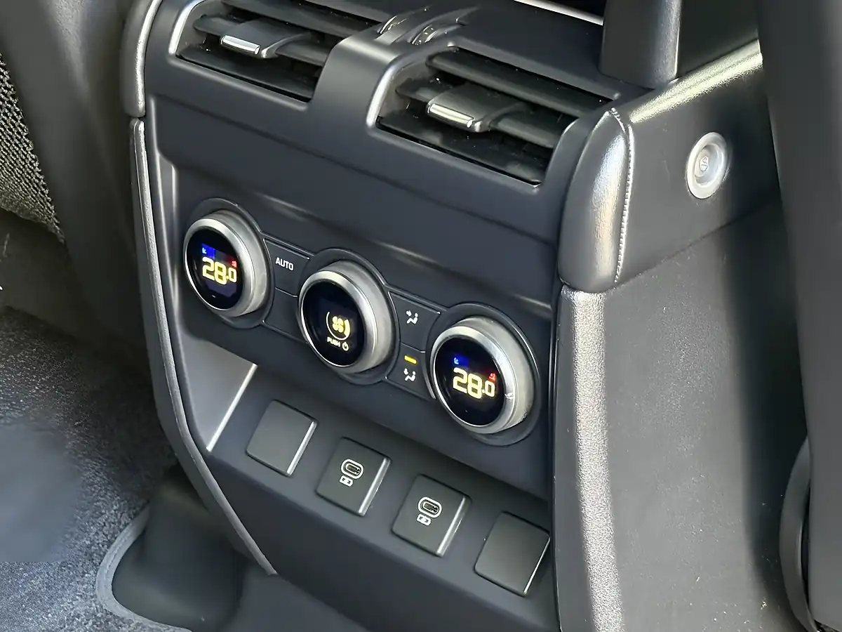 Used 2024 Land Rover Defender 130 X-Dynamic Hse Black - Interior and Exterior details 18