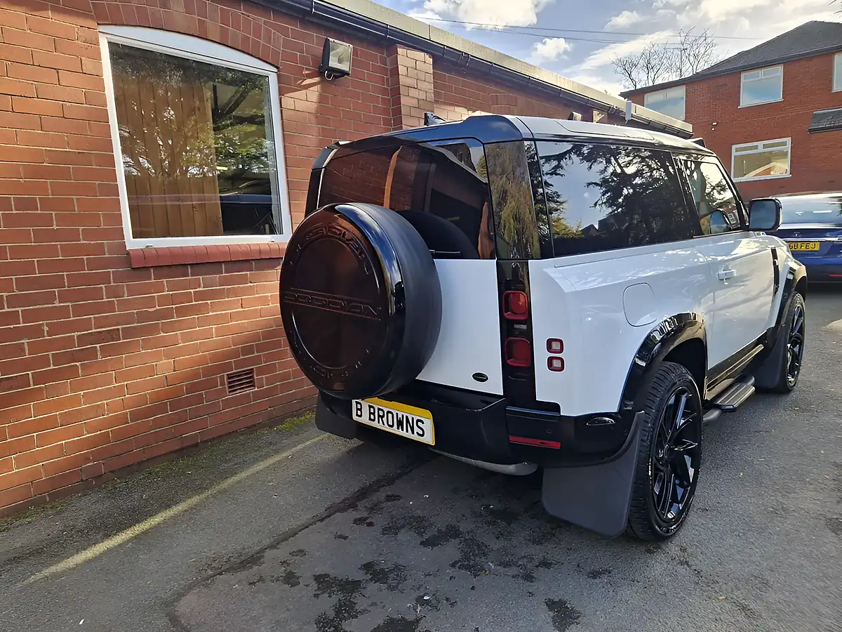 Used 2024 Land Rover Defender 90 S Hard Top White - Interior and Exterior details 11