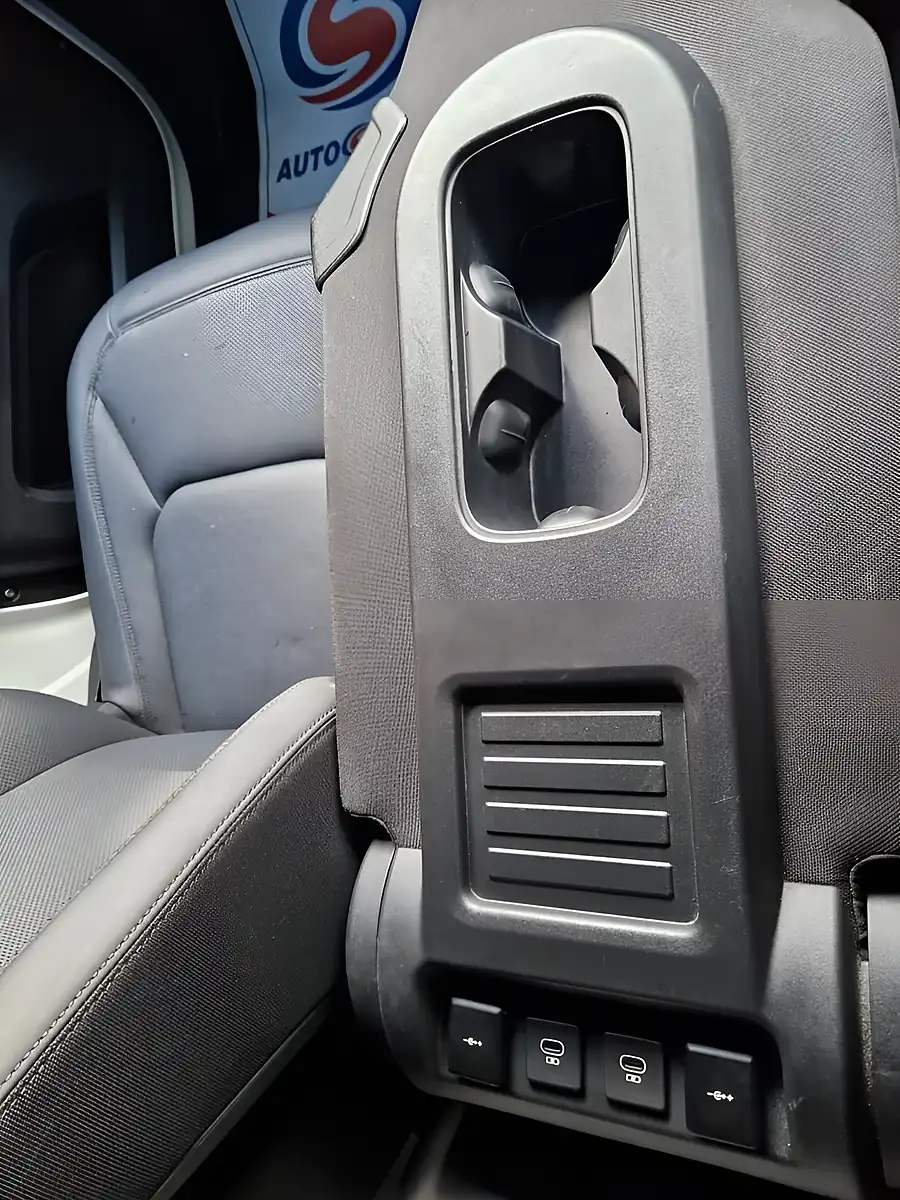 Used 2024 Land Rover Defender 90 S Hard Top White - Interior and Exterior details 13