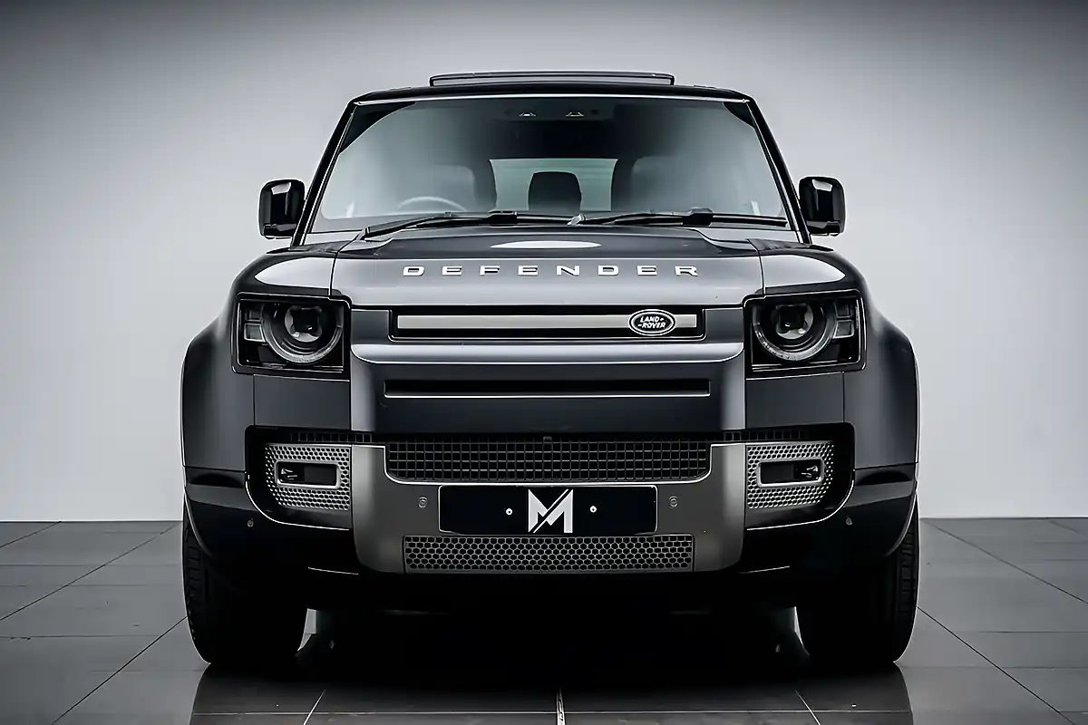 Used 2024 Land Rover Defender 90 X-Dynamic Hse Carpathian Grey - Interior and Exterior details 2