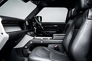 Used 2024 Land Rover Defender 90 X-Dynamic Hse Carpathian Grey - Interior and Exterior details 5