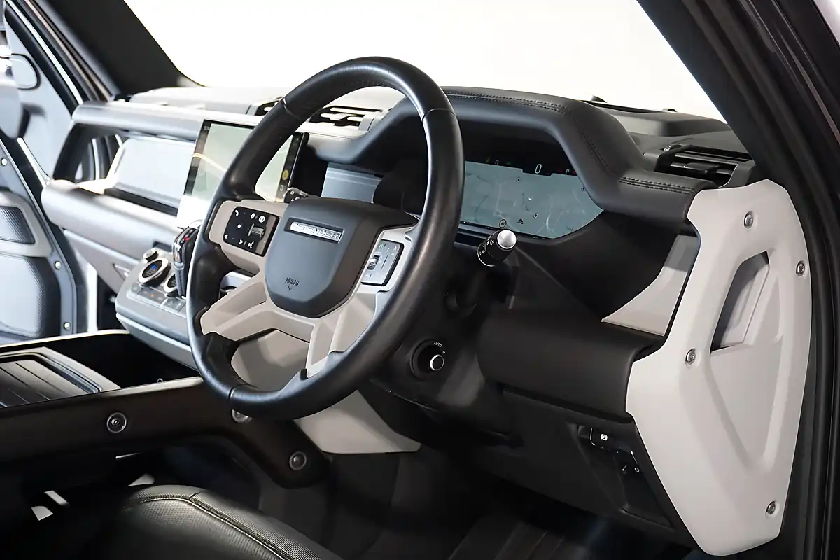 Used 2024 Land Rover Defender 90 X-Dynamic Hse Hard Top Carpathian Grey - Interior and Exterior details 10