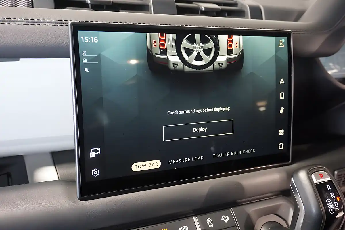 Used 2024 Land Rover Defender 90 X-Dynamic Hse Hard Top Carpathian Grey - Interior and Exterior details 14