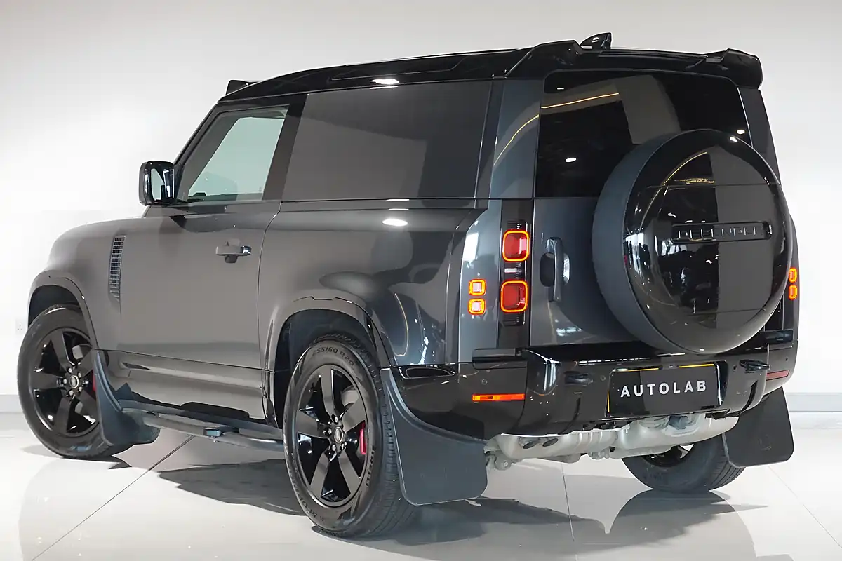 Used 2024 Land Rover Defender 90 X-Dynamic Hse Hard Top Carpathian Grey - Interior and Exterior details 4