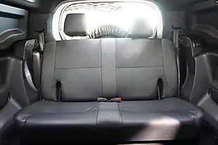 Used 2024 Land Rover Defender 90 X-Dynamic Hse Hard Top Carpathian Grey - Interior and Exterior details 8