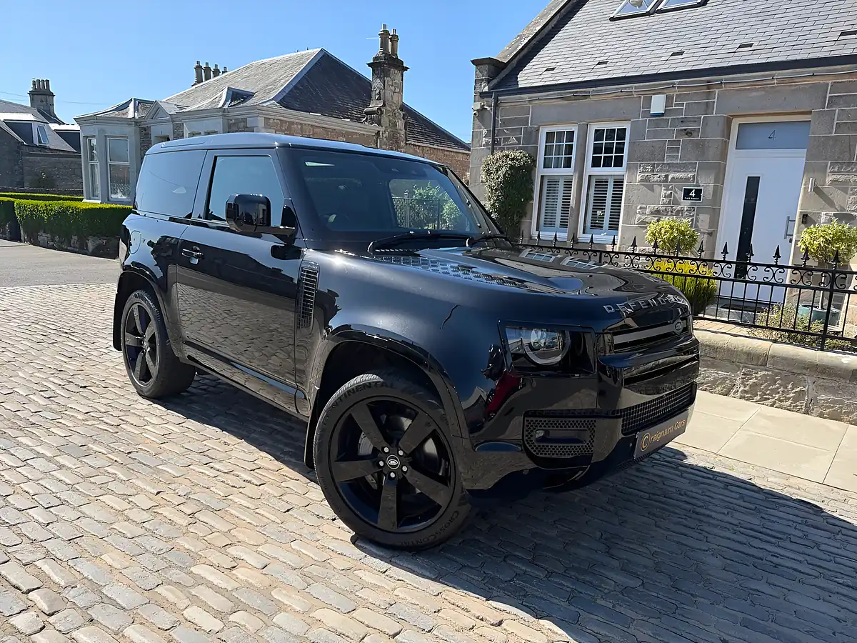 Used 2024 Land Rover Defender 90 X-Dynamic Hse Santorini Black - Front View