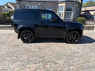 Used 2024 Land Rover Defender 90 X-Dynamic Hse Santorini Black - Interior and Exterior details 12