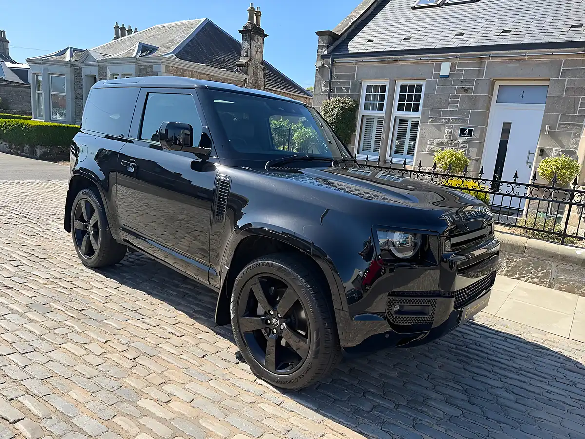 Used 2024 Land Rover Defender 90 X-Dynamic Hse Santorini Black - Interior and Exterior details 13