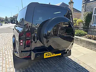 Used 2024 Land Rover Defender 90 X-Dynamic Hse Santorini Black - Interior and Exterior details 16