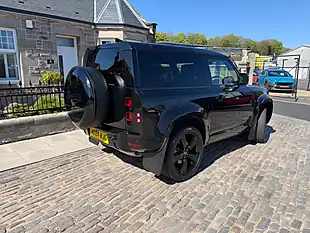 Used 2024 Land Rover Defender 90 X-Dynamic Hse Santorini Black - Interior and Exterior details 5